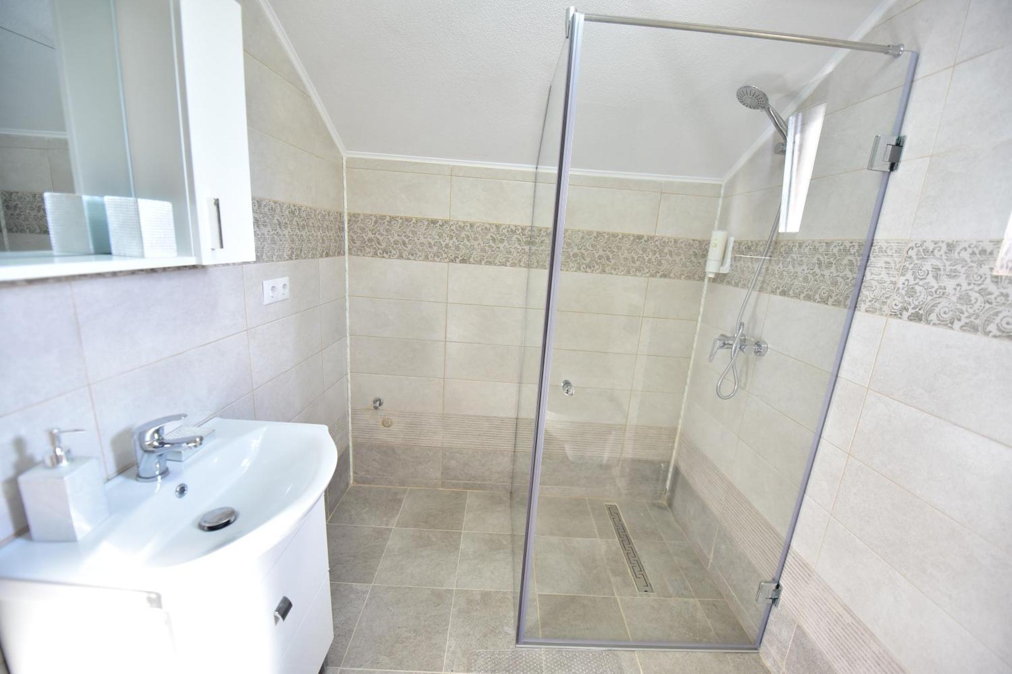 Regim Hotel Hanea Jacuzzi In Camera,Piscina Exterioara Si Sauna Comuna Sibiu Dış mekan fotoğraf