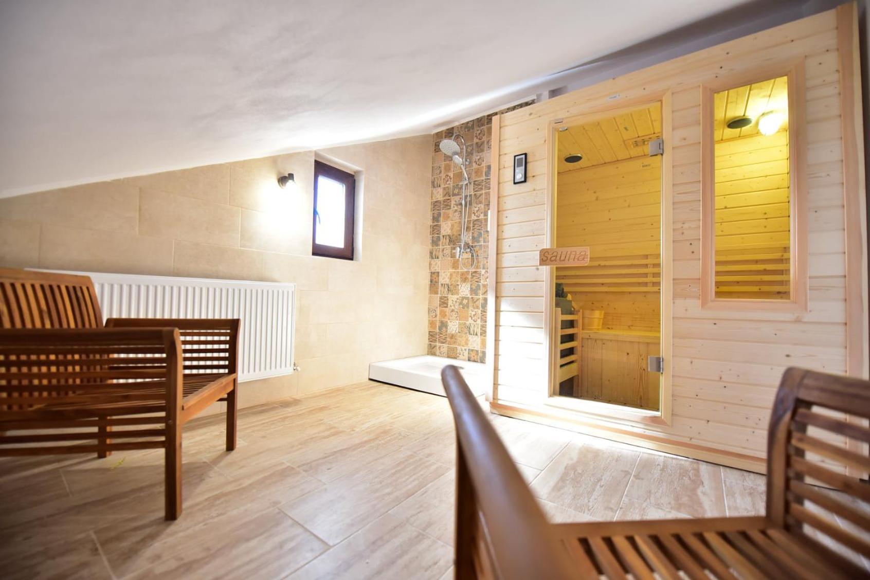 Regim Hotel Hanea Jacuzzi In Camera,Piscina Exterioara Si Sauna Comuna Sibiu Dış mekan fotoğraf