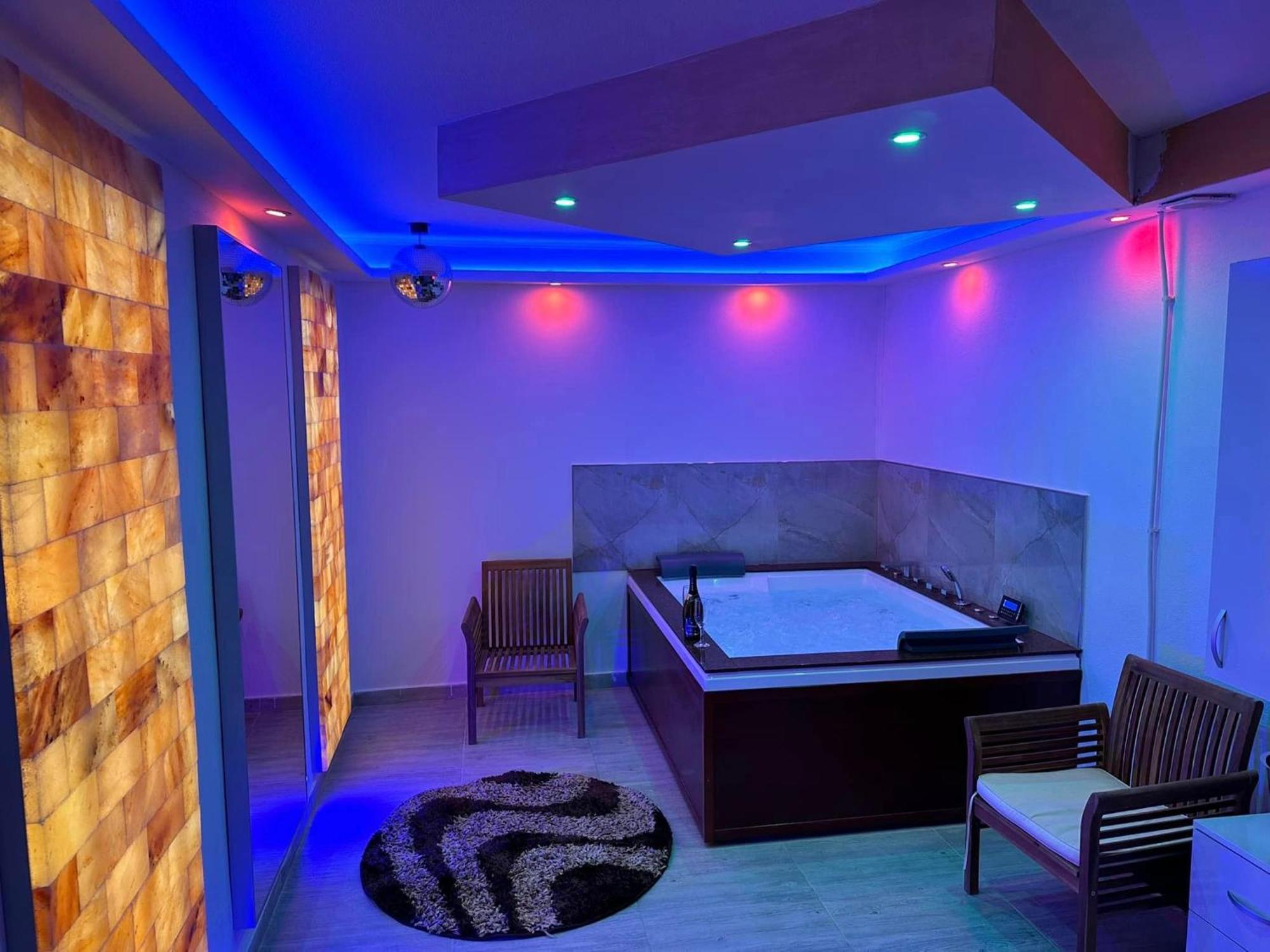 Regim Hotel Hanea Jacuzzi In Camera,Piscina Exterioara Si Sauna Comuna Sibiu Dış mekan fotoğraf